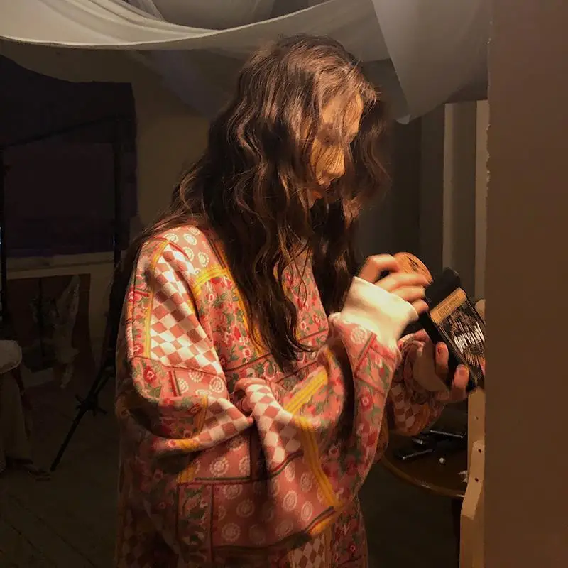 Retro printed vests women's autumn 2020 new Korean style loose round neck plus velvet long coat
Retro printed vests women's autumn 2020 new Korean style loose round neck plus velvet long coat