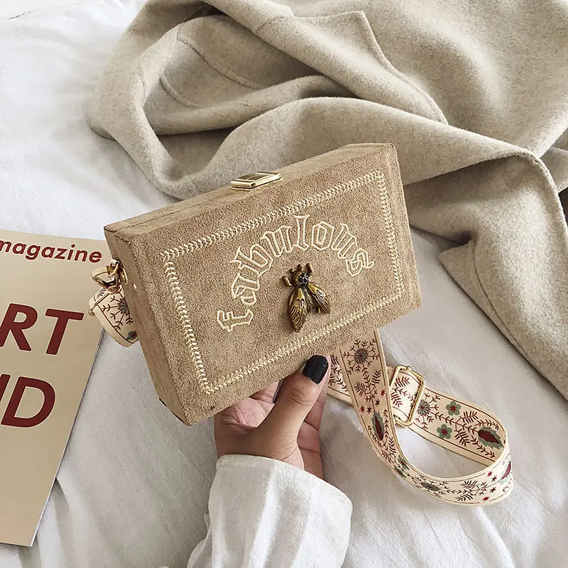 New Women Shoulder Bag Velvet Small Box Shape Handbags Women Chain Messenger Bags Ladies Wide Shoulder Strap Small Square Bag
New Women Shoulder Bag Velvet Small Box Shape Handbags Women Chain Messenger Bags Ladies Wide Shoulder Strap Small Square Bag