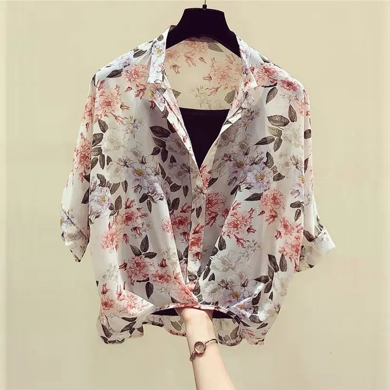 

2 Pieces Chiffon Floral Women Blouse Summer New Design 2021 V-Neck Batwing Sleeved Loose Elegant Female Pulls Outwear Tops