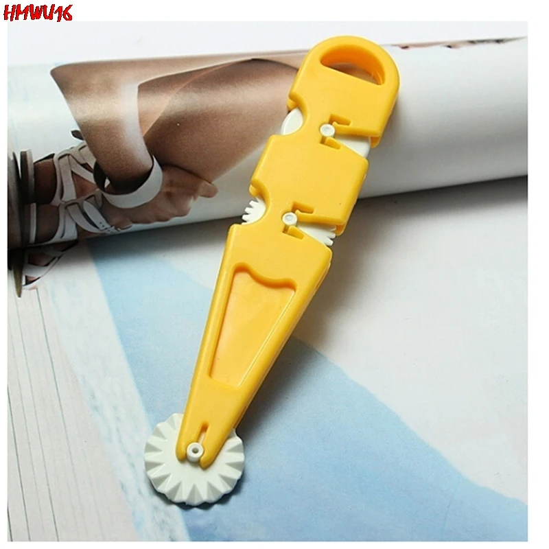 3Wheel Pastry Sugarcraft Round Pad Lace Cutter Knife Baking Mould Fondant Embosser Cutter Cake Decorating Tool Baking Supplies
3Wheel Pastry Sugarcraft Round Pad Lace Cutter Knife Baking Mould Fondant Embosser Cutter Cake Decorating Tool Baking Supplies