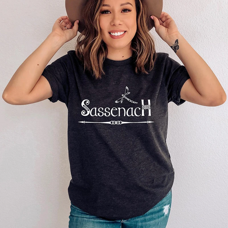 Женская хлопковая Футболка Sassenach, винтажный топ с графическим принтом в стиле 80-х, модная футболка с коротким рукавом, Прямая поставка
Женская хлопковая Футболка Sassenach, винтажный топ с графическим принтом в стиле 80-х, модная футболка с коротким рукавом, Прямая поставка