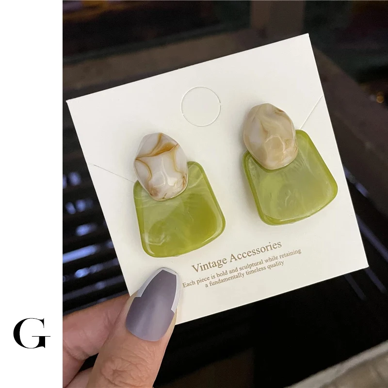 GHIDBK Vintage Matcha Green Earrings For Women Geometric Green Color Resin Stud Earrings Fashion Irregular Textured Jewelry
GHIDBK Vintage Matcha Green Earrings For Women Geometric Green Color Resin Stud Earrings Fashion Irregular Textured Jewelry