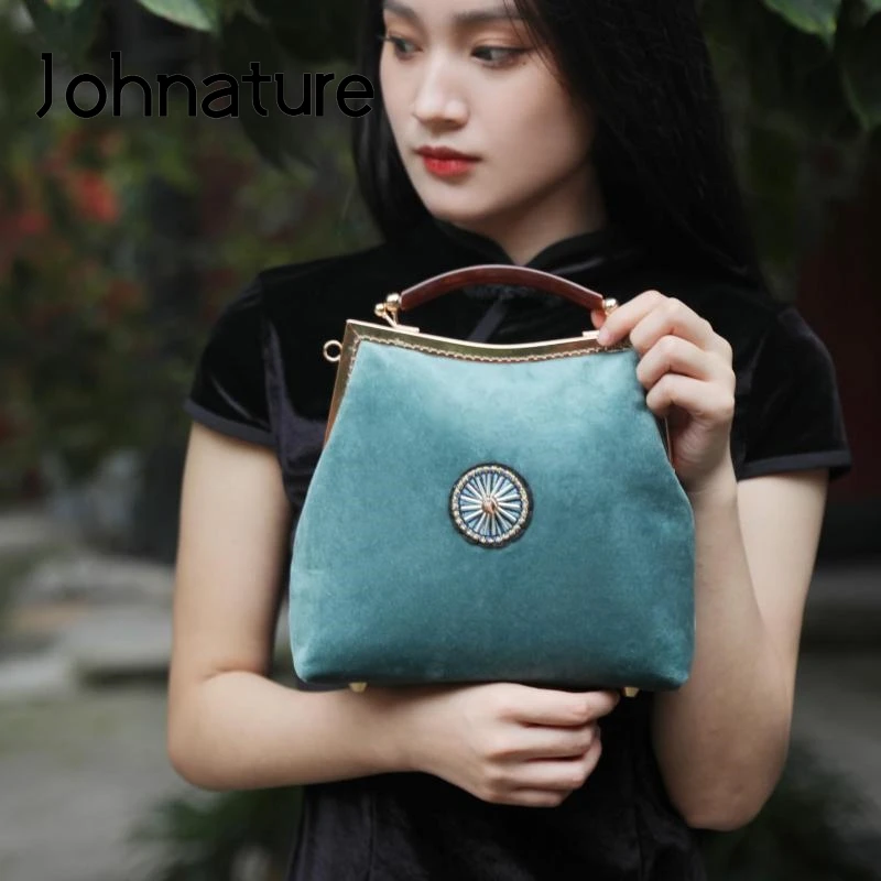 Johnature Evening Clutch Purses 2022 New Handmade Cheongsam Bag Embroidery Versatile Women Handbag Ladies Clutch Bags
Johnature Evening Clutch Purses 2022 New Handmade Cheongsam Bag Embroidery Versatile Women Handbag Ladies Clutch Bags