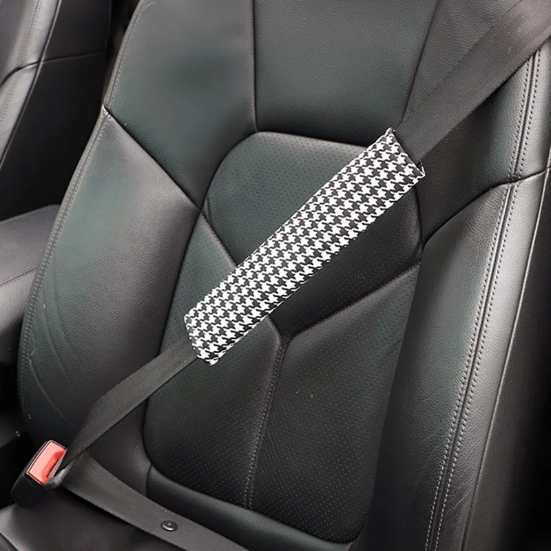Soft Leather Embossed Seat Belt Shoulder Pads To Protect The Driver's Shoulders Car Seat Cover Decoration
Soft Leather Embossed Seat Belt Shoulder Pads To Protect The Driver's Shoulders Car Seat Cover Decoration