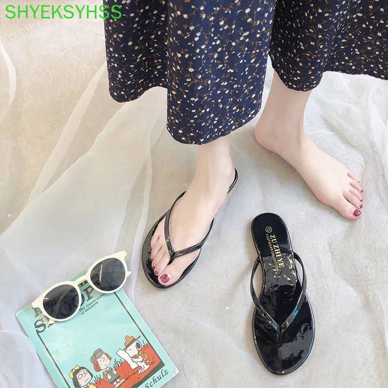 Women's shoes summer solid color simple flip flops wild non-slip sandals and slippers flat outer wear flip-flops seaside fashion
Women's shoes summer solid color simple flip flops wild non-slip sandals and slippers flat outer wear flip-flops seaside fashion