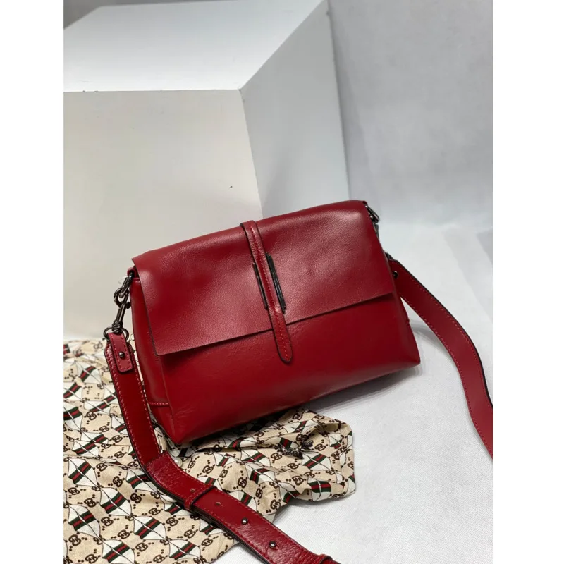 Small 2021 Ladies New Fashion Cowhide Shoulder Bag Messenger Women Genuine Leather Simple Bags Women's Handbag Bag High Quality
Small 2021 Ladies New Fashion Cowhide Shoulder Bag Messenger Women Genuine Leather Simple Bags Women's Handbag Bag High Quality