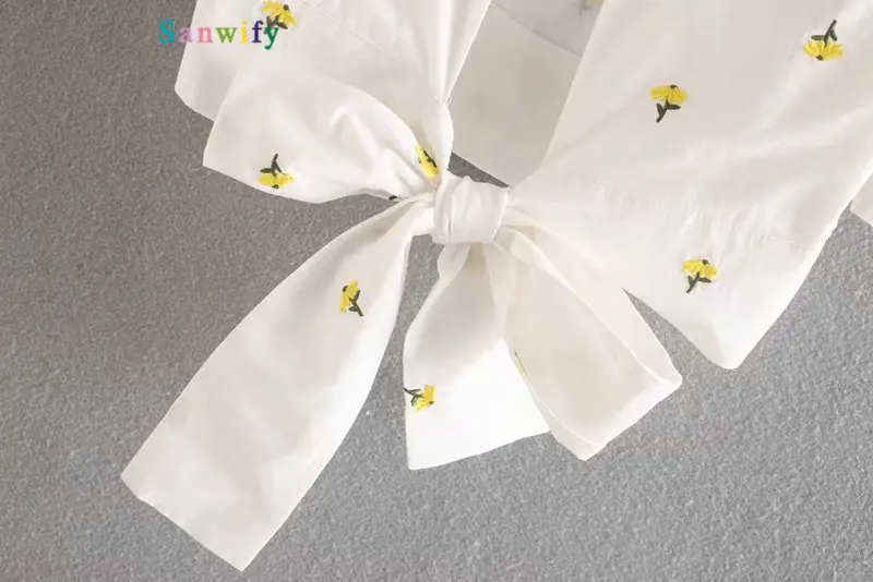 New 2020 women square collar puff sleeve floral embroidery smock blouse ladies backless bow tied shirts chic blusas tops LS6573
New 2020 women square collar puff sleeve floral embroidery smock blouse ladies backless bow tied shirts chic blusas tops LS6573