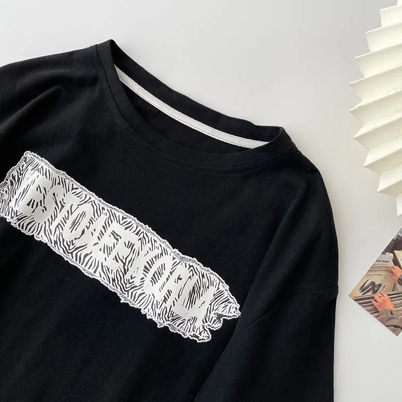 Женская футболка с коротким рукавом и круглым вырезом, свободного покроя
Женская футболка с коротким рукавом и круглым вырезом, свободного покроя