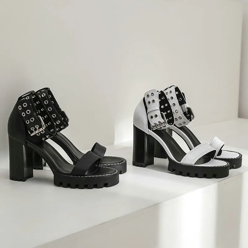 Genuine Leather High Heels Gladiator Sandals Women Summer Ladies Shoes Black White High Heels Sandalias Mujer
Genuine Leather High Heels Gladiator Sandals Women Summer Ladies Shoes Black White High Heels Sandalias Mujer