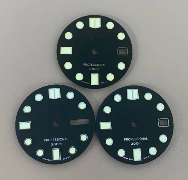 28.5mm C3 Green Luminous Single/Double Date Black Watch Dial for NH35/NH36 Movement with S Logo
28.5mm C3 Green Luminous Single/Double Date Black Watch Dial for NH35/NH36 Movement with S Logo