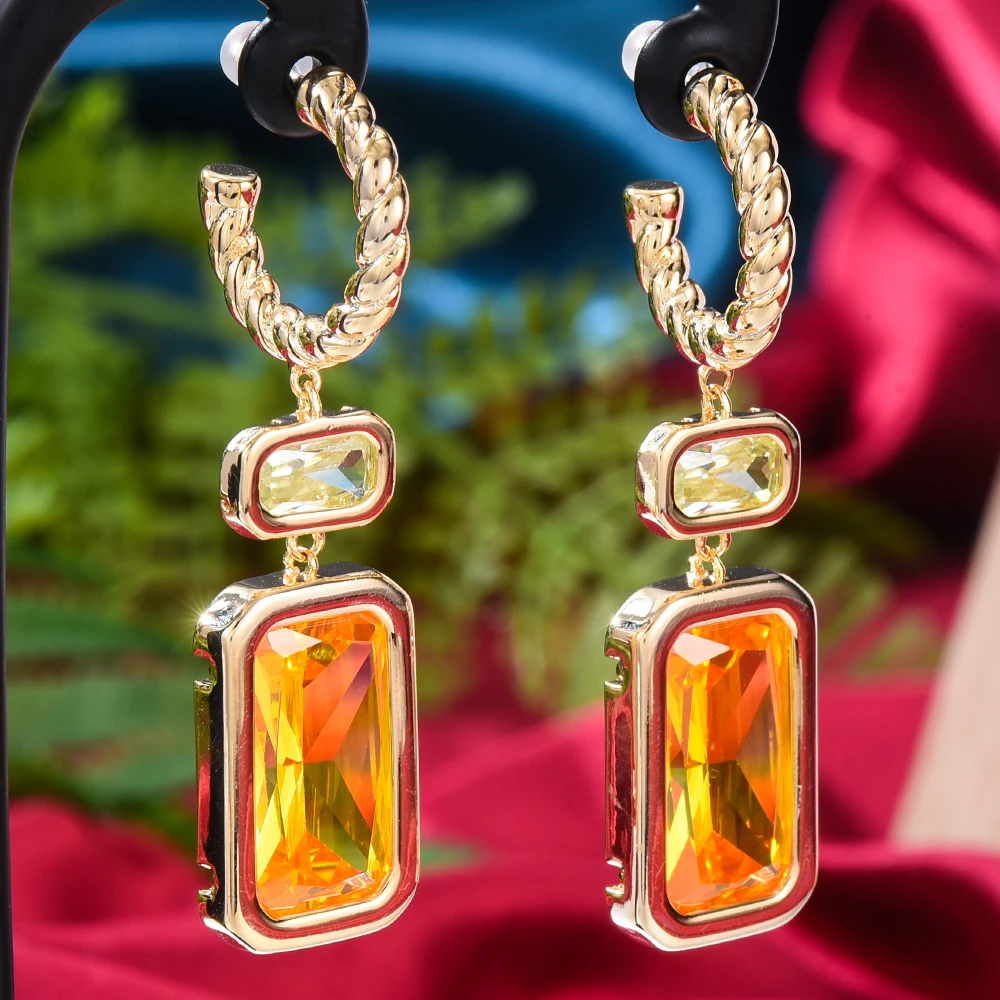 Серьги-подвески женские, винтажные, с фианитами 
Серьги-подвески женские, винтажные, с фианитами