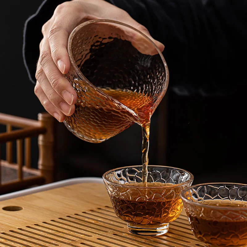 Heat-resistant glass tea pitchers gongdaobei chahai kungfu tea accessories 210ml
Heat-resistant glass tea pitchers gongdaobei chahai kungfu tea accessories 210ml