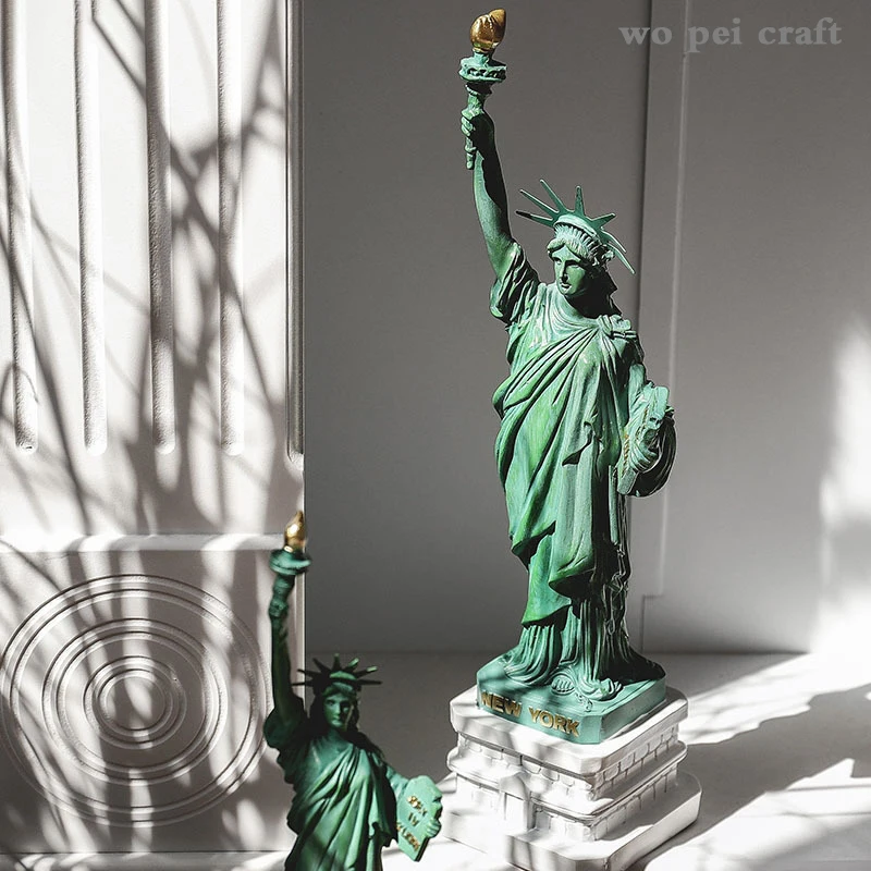 

American Goddess of Liberty Statuette Ornaments Office Study Desktop Decoration Resin Figurines Crafts Vintage Home Decor