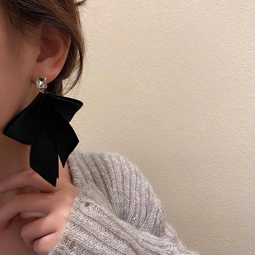 Black Bowknot Ribbon Drop Earrings For Women Girls Small Fresh Sweet Rhinestone Earrings Fashion Jewelry Dangle Earring
Black Bowknot Ribbon Drop Earrings For Women Girls Small Fresh Sweet Rhinestone Earrings Fashion Jewelry Dangle Earring