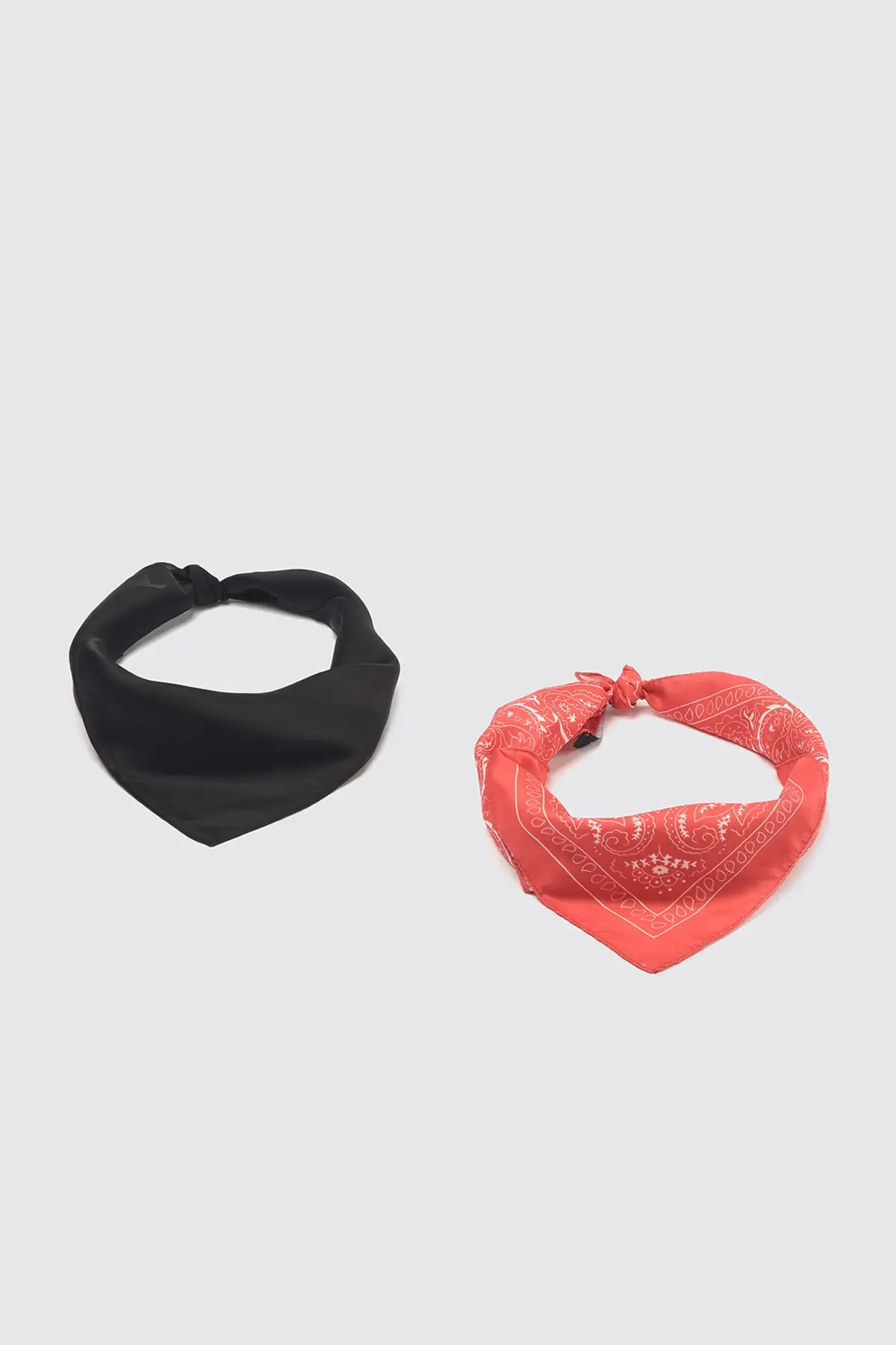 Trendyol Patterned 2'li Package Scarf TWOSS21FU0013 
Trendyol Patterned 2'li Package Scarf TWOSS21FU0013