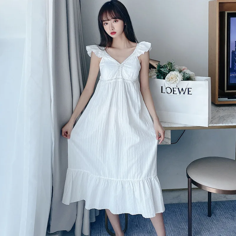 Women White Sweet Nightdress Homewear Female Sexy V-Neck Nightgowns Lingerie Sleepdress With Chest Pads
Women White Sweet Nightdress Homewear Female Sexy V-Neck Nightgowns Lingerie Sleepdress With Chest Pads