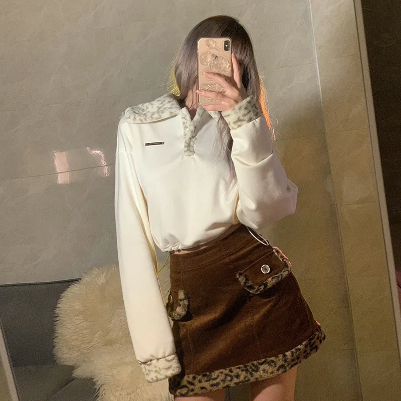 Beige White Turn Down Collar Leopard Women Sweatshirt Long Sleeve Sexy Navel Cotton Ins Style Female Hoodies Autumn Winter Tops
Beige White Turn Down Collar Leopard Women Sweatshirt Long Sleeve Sexy Navel Cotton Ins Style Female Hoodies Autumn Winter Tops