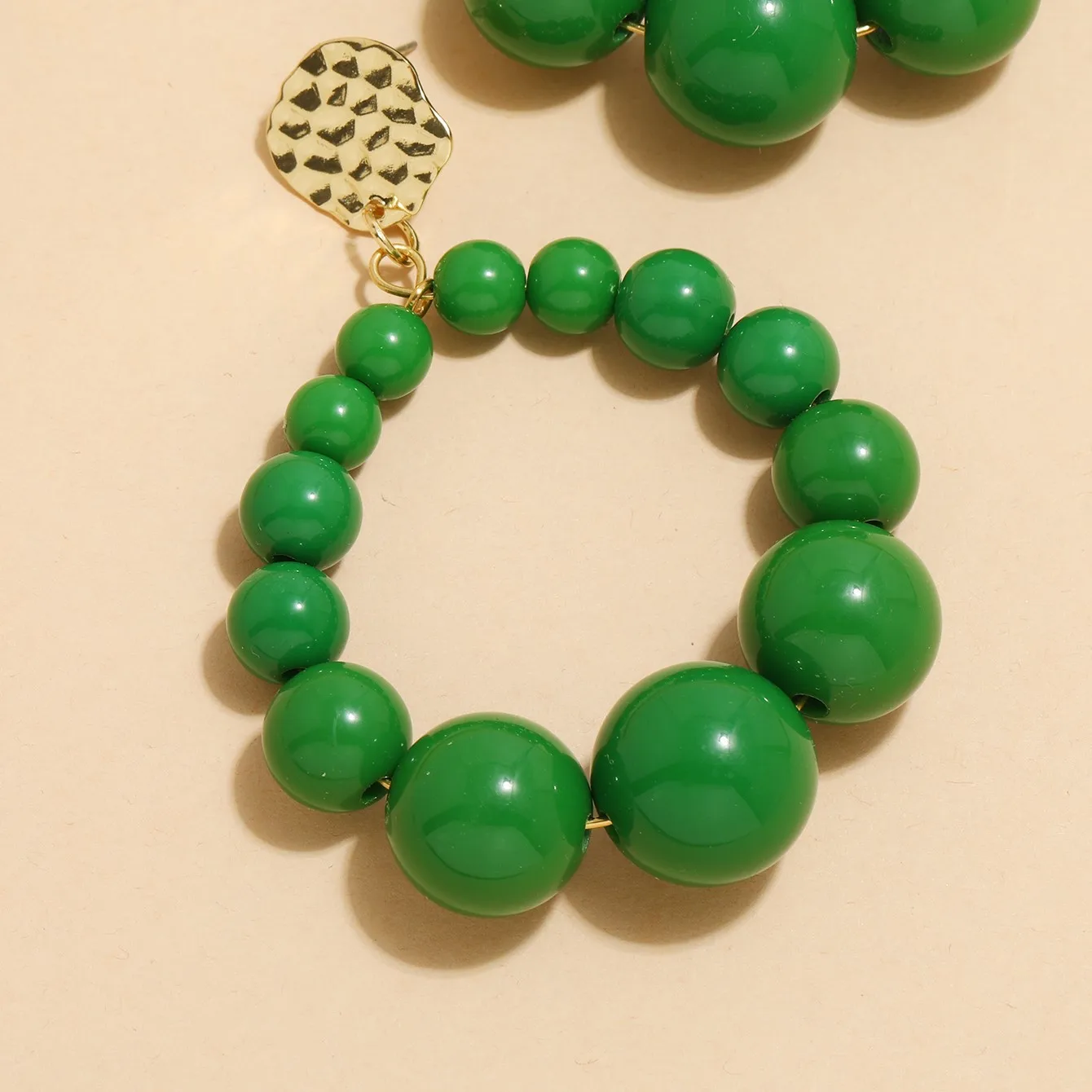 2021Trendy Bohemian Color Bead Hyperbol Earrings For Women Gradual Acrylic Vintage Hanging Earrings Fashion Female Party Jewelry
2021Trendy Bohemian Color Bead Hyperbol Earrings For Women Gradual Acrylic Vintage Hanging Earrings Fashion Female Party Jewelry