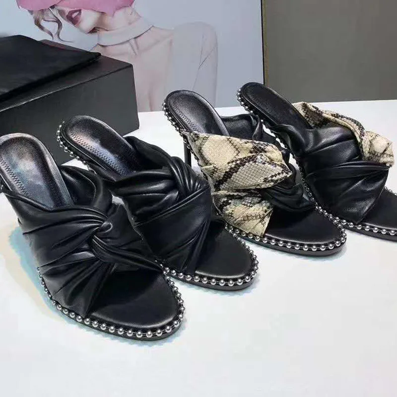 vallu2021 summer new steel ball edge leather stitching outdoor all-match white-collar beauty high-heeled sandals
vallu2021 summer new steel ball edge leather stitching outdoor all-match white-collar beauty high-heeled sandals