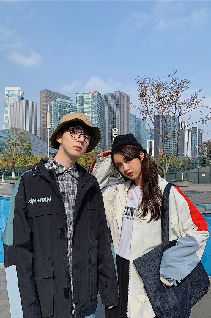 2020 Spring And Autumn New Korean Couple Color Matching Jacket Fashion Casual Hooded Loose Sleeve Sleeve Shirt Black / White
2020 Spring And Autumn New Korean Couple Color Matching Jacket Fashion Casual Hooded Loose Sleeve Sleeve Shirt Black / White