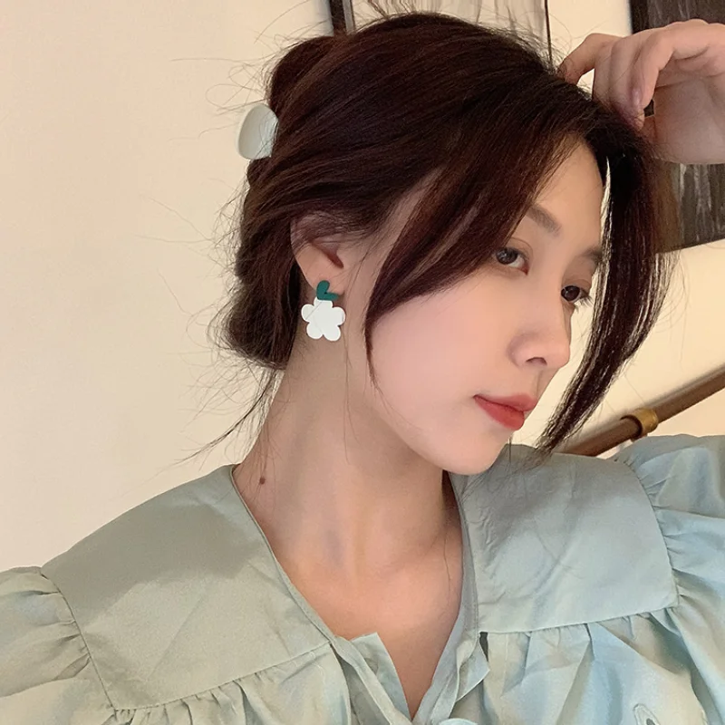 2021 Trend Fashion Heart Flower Earrings for Women Jewelry 2021 Cute Stud Clip on Earrings Summer Earrings
2021 Trend Fashion Heart Flower Earrings for Women Jewelry 2021 Cute Stud Clip on Earrings Summer Earrings