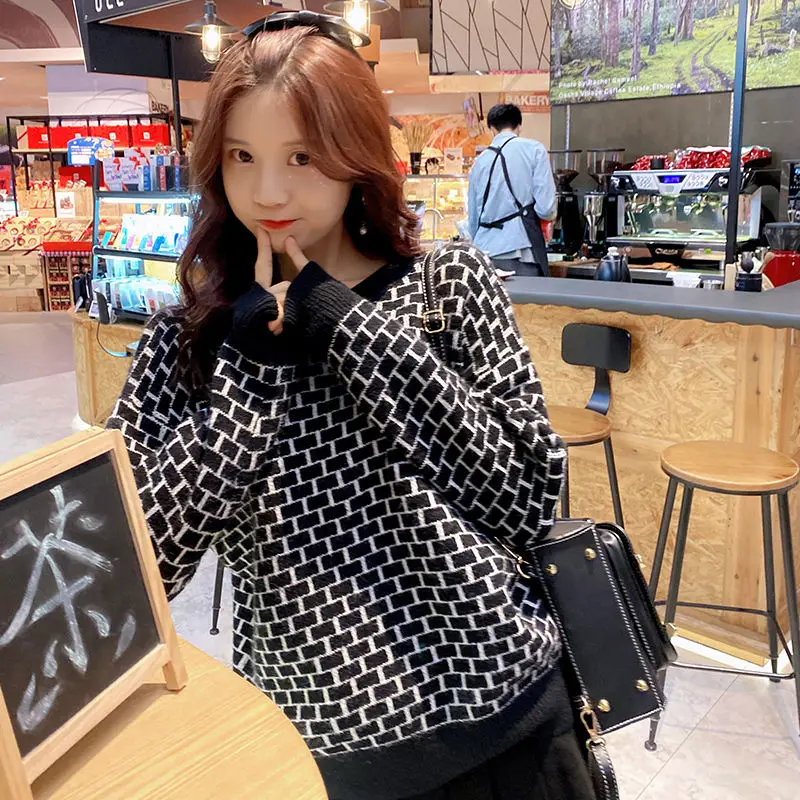 New 2021 Autumn Winter Knitting Sweater Women Casual Loose Korean Style Plaid Tops Fashion Elegant Lady Pullovers Sweaters
New 2021 Autumn Winter Knitting Sweater Women Casual Loose Korean Style Plaid Tops Fashion Elegant Lady Pullovers Sweaters