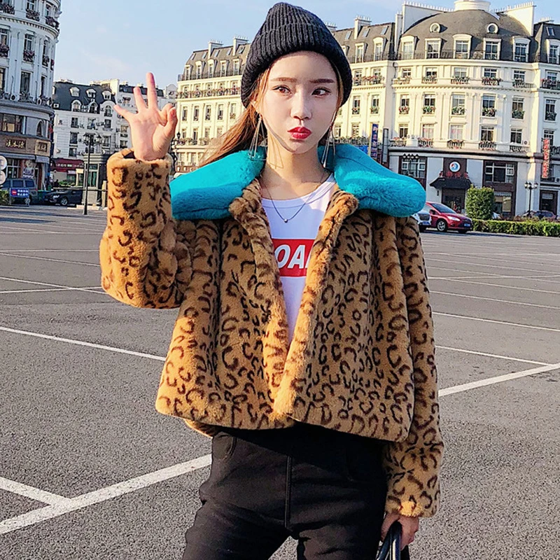 Women 2020 Winter Fashion leopard patchwork FAUX Fur Coat Korean sweet girls casual short Fake Fur Jacket Chaquetas Mujer A131
Women 2020 Winter Fashion leopard patchwork FAUX Fur Coat Korean sweet girls casual short Fake Fur Jacket Chaquetas Mujer A131