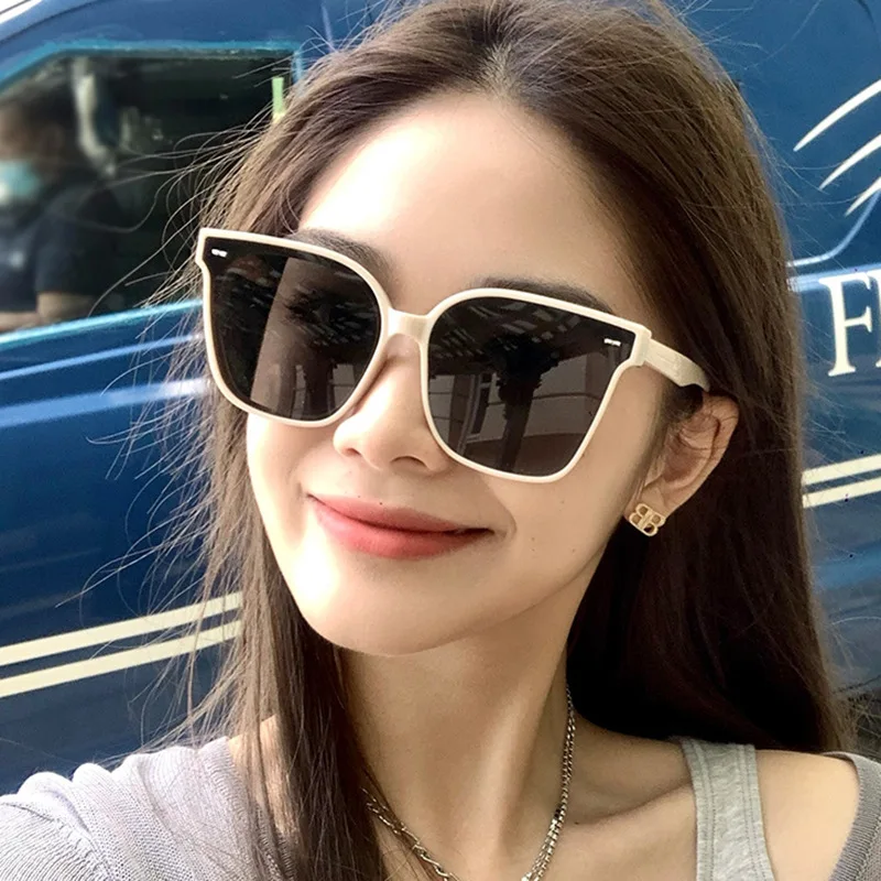 Retro Square Sunglasses Women Men 2021 Plasstic Large Frame Eyeglasses Luxury Design Gradient Thick Lentes De Sol Mujer
Retro Square Sunglasses Women Men 2021 Plasstic Large Frame Eyeglasses Luxury Design Gradient Thick Lentes De Sol Mujer