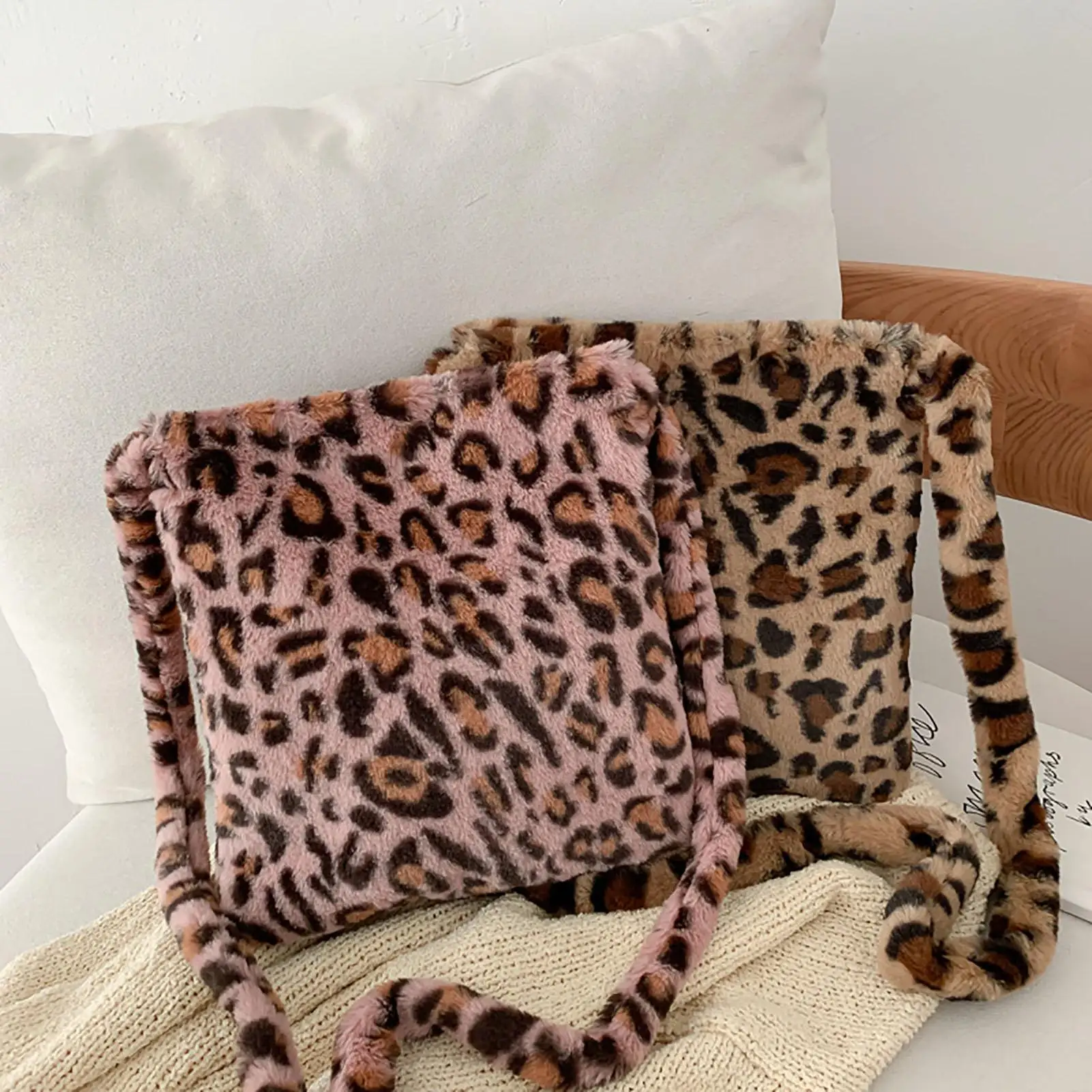 Leopard Print Crossbody Bags for Women Shoulde Bag Tote Bag Large Capacity Shoulder Messenger Bag Female Crossbody Handbag Pouch
Leopard Print Crossbody Bags for Women Shoulde Bag Tote Bag Large Capacity Shoulder Messenger Bag Female Crossbody Handbag Pouch