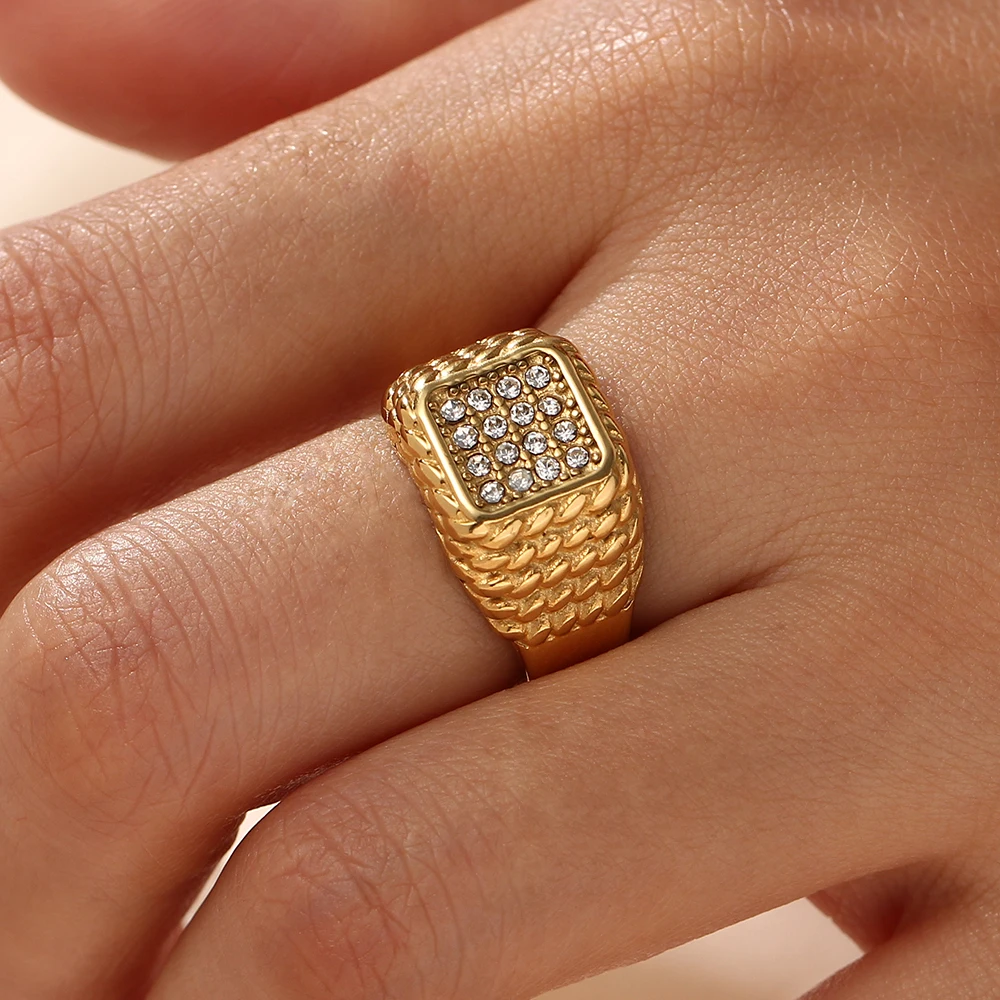 2021 яркое Гипоаллергенное квадратное кольцо из искусственной кожи с покрытием из настоящего золота
2021 яркое Гипоаллергенное квадратное кольцо из искусственной кожи с покрытием из настоящего золота