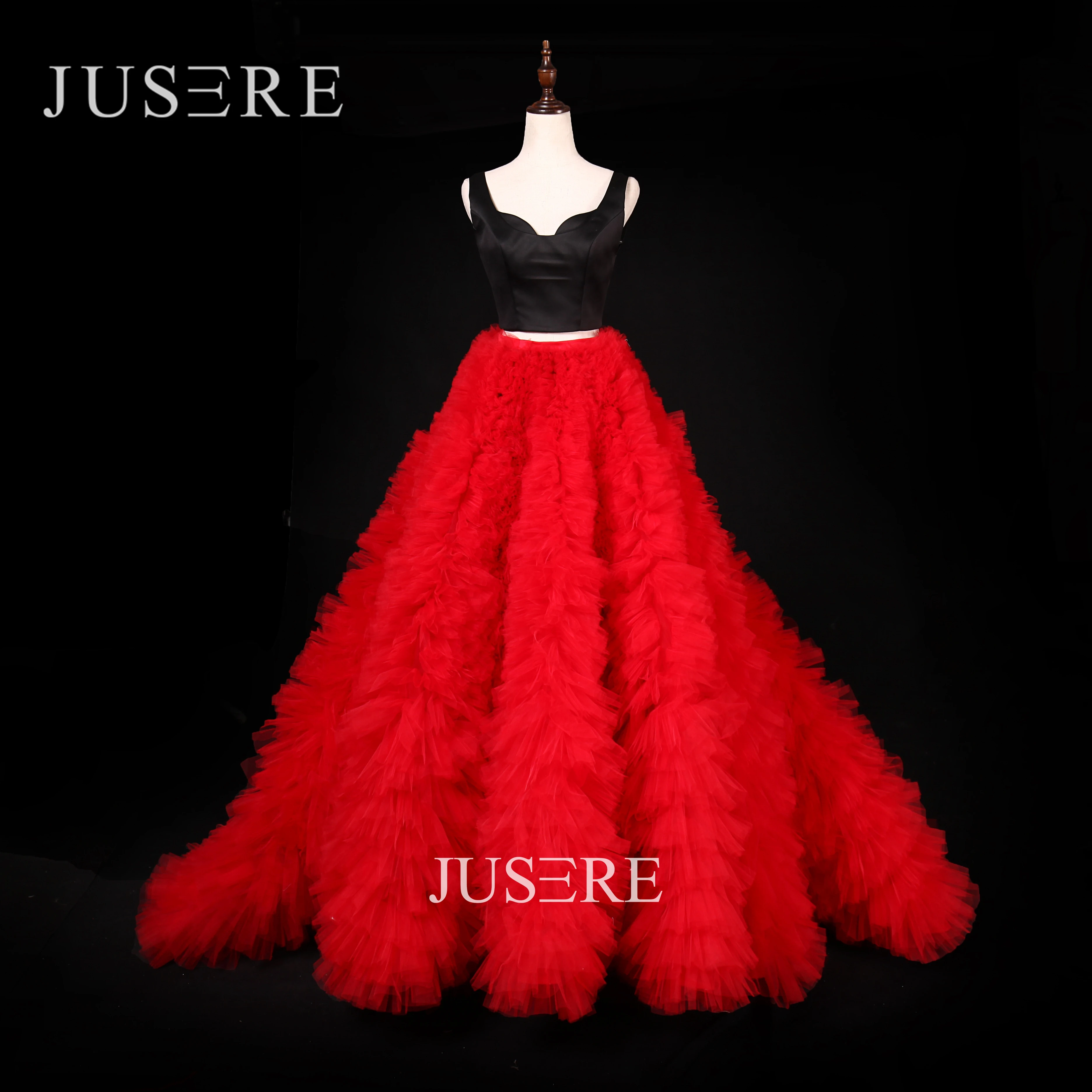 Black and red evening gown sleeveless ruffle big skirt haute couture two pieces party dress in stock
Black and red evening gown sleeveless ruffle big skirt haute couture two pieces party dress in stock
