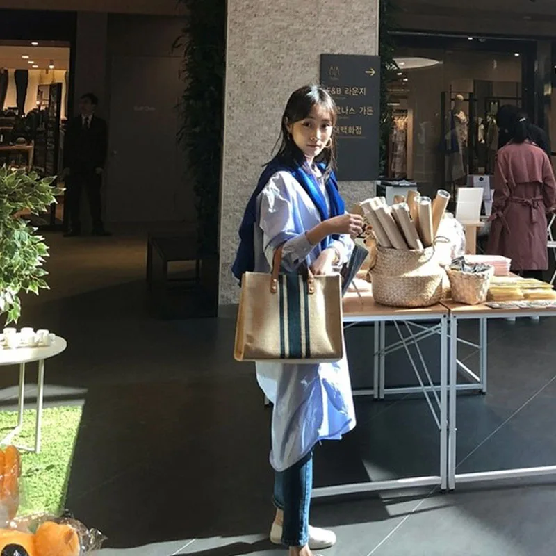 Korean Version of Women OL Occupation Business Commuter Single Shoulder Slanting Crossbody Fashion Lady Bag with Large Capacity
Korean Version of Women OL Occupation Business Commuter Single Shoulder Slanting Crossbody Fashion Lady Bag with Large Capacity
