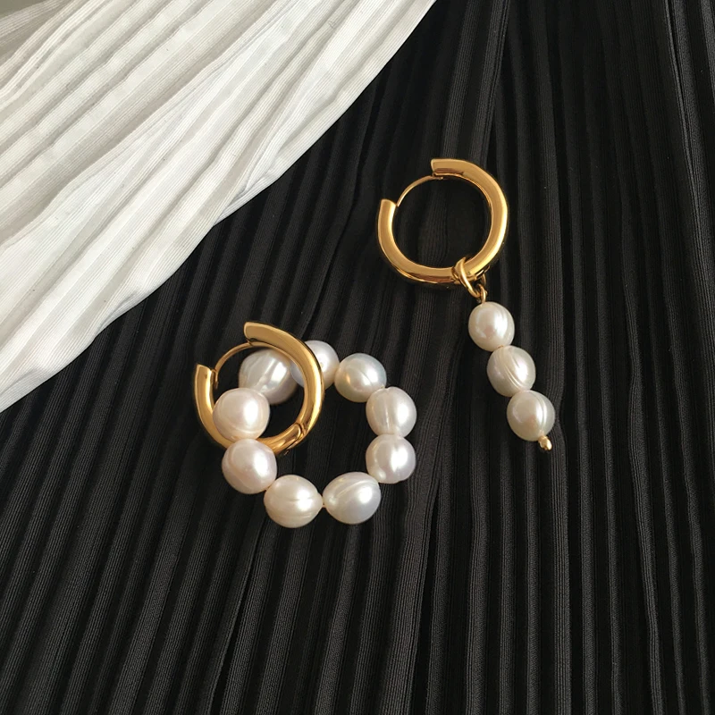 18k Gold Asymmetric Freshwater Pearl Hanging Hoop Earrings Circle Dangle Two Ways To Wear Earrings Unusual Drop Wedding Jewelry
18k Gold Asymmetric Freshwater Pearl Hanging Hoop Earrings Circle Dangle Two Ways To Wear Earrings Unusual Drop Wedding Jewelry