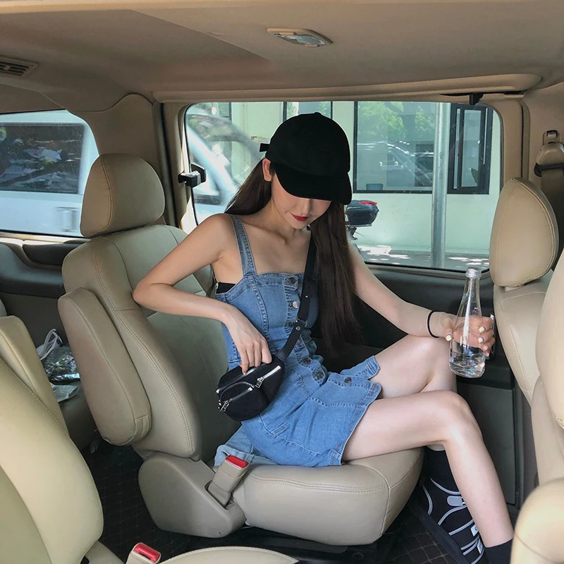 2020 new Korean version of the blue suspender dress summer slim waist retro dress 
2020 new Korean version of the blue suspender dress summer slim waist retro dress