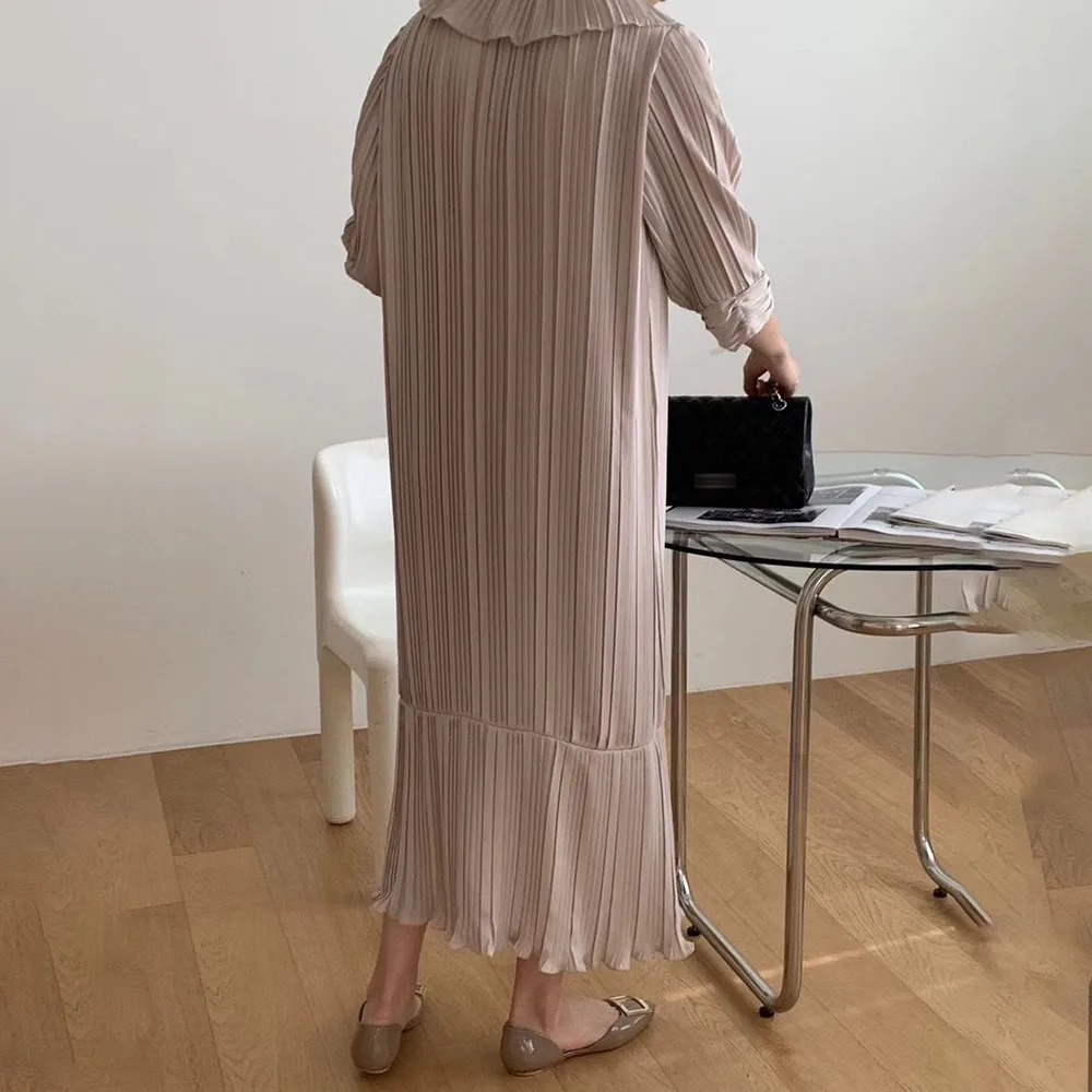 2021 Summer Korean Fashion New Fishtail Lapel Solid Color Pleated Women's Dress Loose Casual Simple 7-point Sleeve
2021 Summer Korean Fashion New Fishtail Lapel Solid Color Pleated Women's Dress Loose Casual Simple 7-point Sleeve