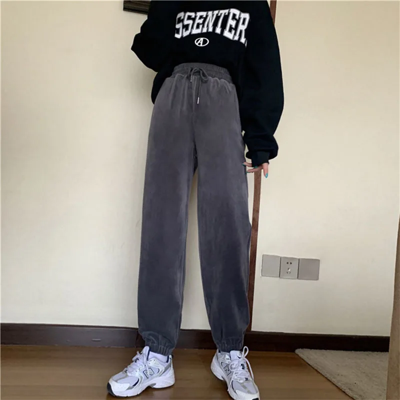 2021 New Women Winter Thicken Elastic High Waist Corduroy Long Wide Leg Pants with Velvet Loose Casual Sweatpants Warm Trousers 
2021 New Women Winter Thicken Elastic High Waist Corduroy Long Wide Leg Pants with Velvet Loose Casual Sweatpants Warm Trousers