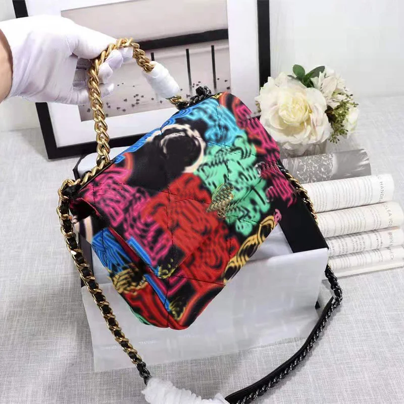 Luxury Brand Graffiti Bags For Women Fashion Rainbow Color Handbags High Quality Women Chain Crossbody Bags Fashion Female Bags
Luxury Brand Graffiti Bags For Women Fashion Rainbow Color Handbags High Quality Women Chain Crossbody Bags Fashion Female Bags