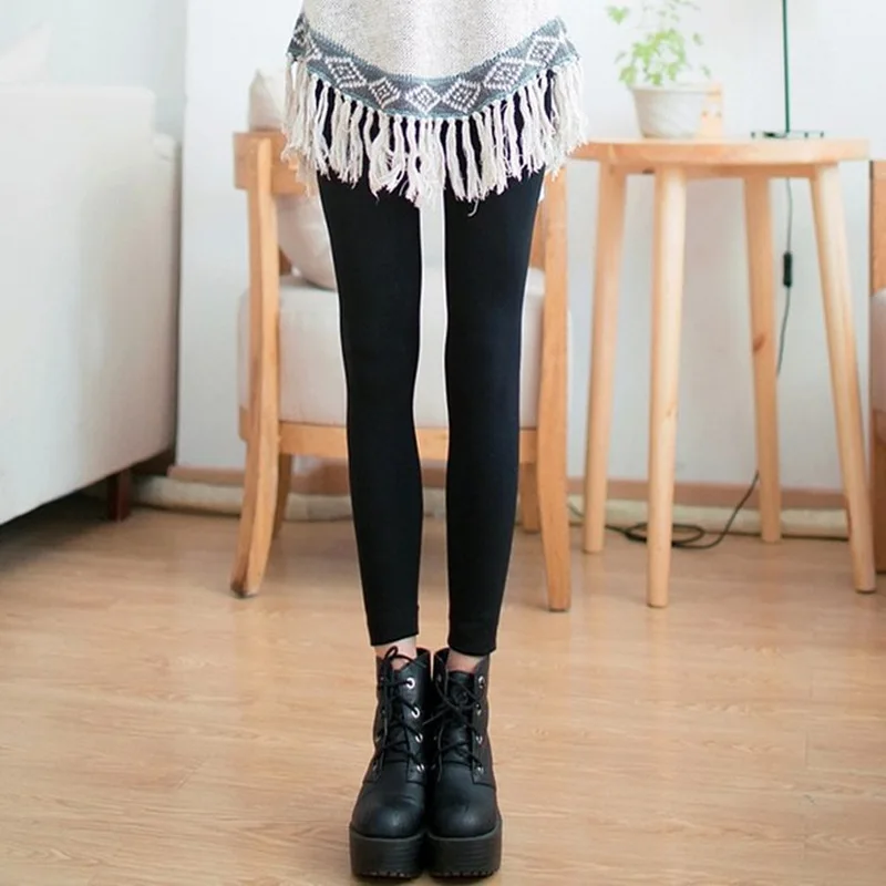 Fashion Hosiery Flannelette Leggings Bamboo Charcoal Single Layer Flannelette Nine-point Treaded One-piece Women's Leggings
Fashion Hosiery Flannelette Leggings Bamboo Charcoal Single Layer Flannelette Nine-point Treaded One-piece Women's Leggings