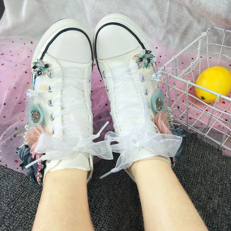 Spring and summer tall canvas shoes flowers with muffin thick-soled crystal sweet fairy shoes small white shoes
Spring and summer tall canvas shoes flowers with muffin thick-soled crystal sweet fairy shoes small white shoes