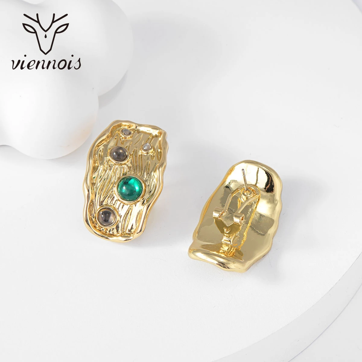 Viennois Vintage Geometric Hoop Earrings for Women Crystal Gold Plated Dubai Earrings Punk Statement Fashion Jewelry Party Gifts
Viennois Vintage Geometric Hoop Earrings for Women Crystal Gold Plated Dubai Earrings Punk Statement Fashion Jewelry Party Gifts