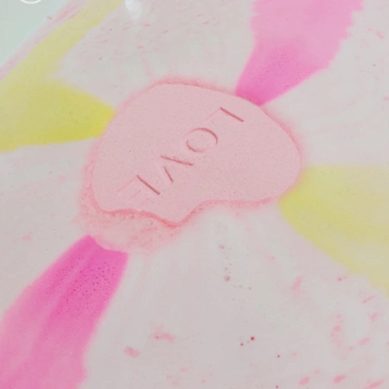 Q1QD Bubble Love heart Bath Bomb Natural Fizzy for Women Moisturizes Dry Sensitive Skin. Releases Color, Scent, and Bubbles
Q1QD Bubble Love heart Bath Bomb Natural Fizzy for Women Moisturizes Dry Sensitive Skin. Releases Color, Scent, and Bubbles