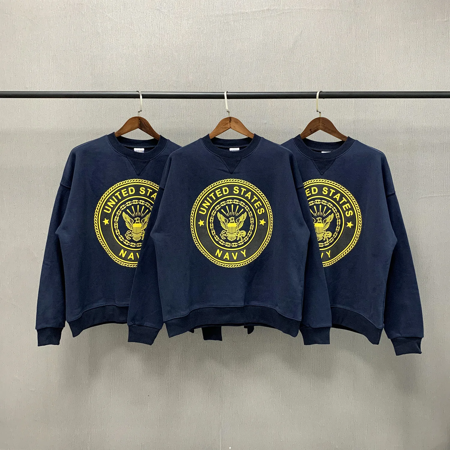 2021 American Famous High Street Brand U.S.Navy Oversized 100% 1:1 cotton Sweatshirts Hoodies Streetwear Men Clothing
2021 American Famous High Street Brand U.S.Navy Oversized 100% 1:1 cotton Sweatshirts Hoodies Streetwear Men Clothing