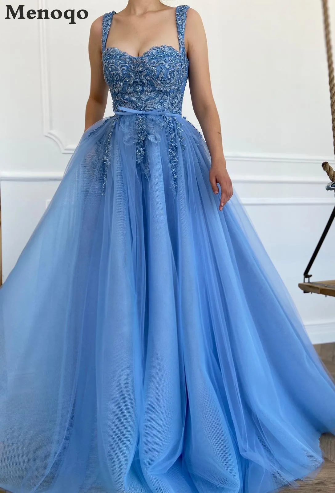 Sweetheart Blue Prom Dresses Sequin Appliques Exposed Boning A-Line Prom Gowns Sleeveless Tiered Tulle Formal Party Dresses
Sweetheart Blue Prom Dresses Sequin Appliques Exposed Boning A-Line Prom Gowns Sleeveless Tiered Tulle Formal Party Dresses