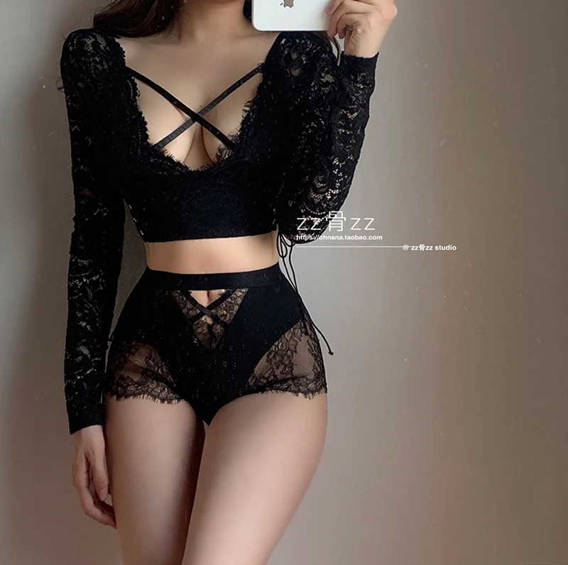 2021 New Cross Cut Sexy Lace Navel Strap Vest Tops + Hip Elastic Shorts Set Women Black Lace Suits SAN4 
2021 New Cross Cut Sexy Lace Navel Strap Vest Tops + Hip Elastic Shorts Set Women Black Lace Suits SAN4