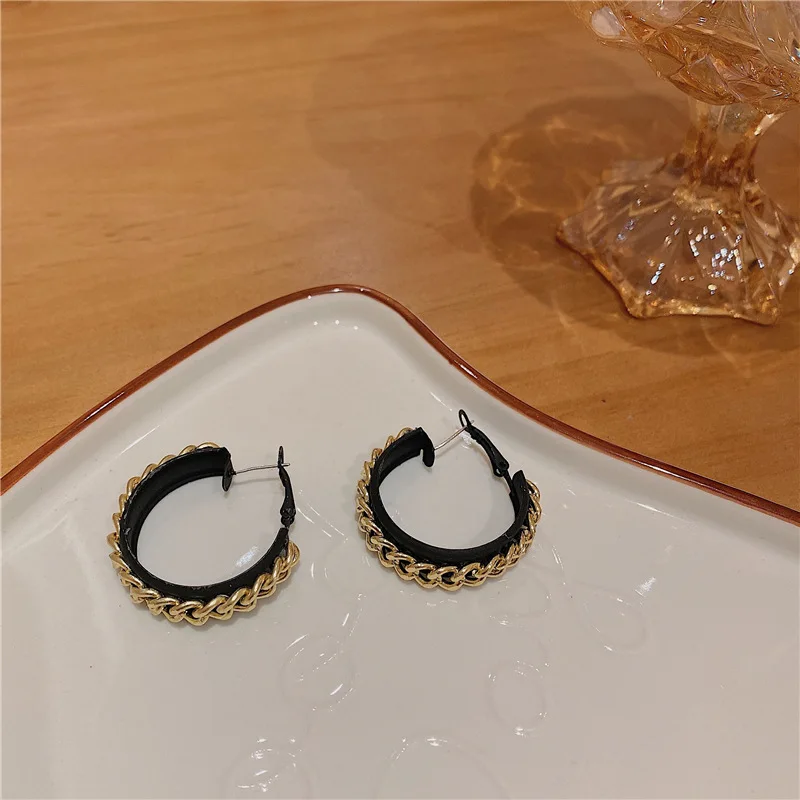 2021 Trendy Hoop Earrings For Women Accessories For Wife Ear Jewelry With Soft Chain Circle Design Anniversary Present Elegant
2021 Trendy Hoop Earrings For Women Accessories For Wife Ear Jewelry With Soft Chain Circle Design Anniversary Present Elegant