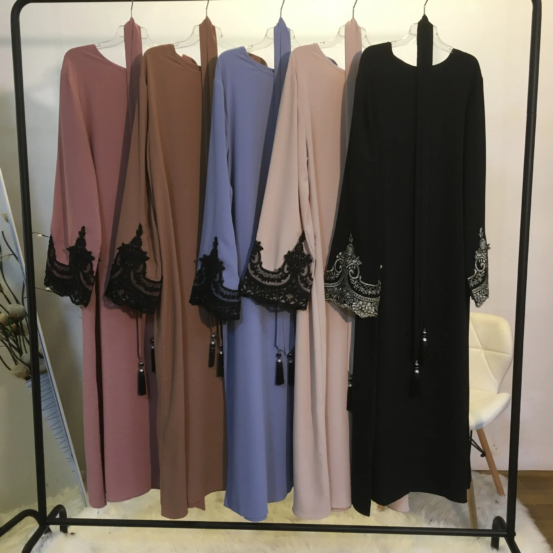 Donsignet Muslim Dress Muslim Fashion Middle East Eid Duabi Abaya Turkey Robe Long Sleeve Lace Stitching Islamic Muslim Dress
Donsignet Muslim Dress Muslim Fashion Middle East Eid Duabi Abaya Turkey Robe Long Sleeve Lace Stitching Islamic Muslim Dress