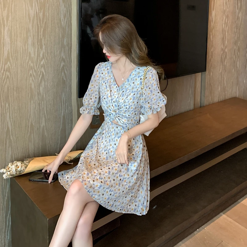 Women's Dress 2021 Summer New Women's Clothes Cute V-neck Sexy Top Women Mini Skirt Waist Floral Chiffon Dress Women
Women's Dress 2021 Summer New Women's Clothes Cute V-neck Sexy Top Women Mini Skirt Waist Floral Chiffon Dress Women