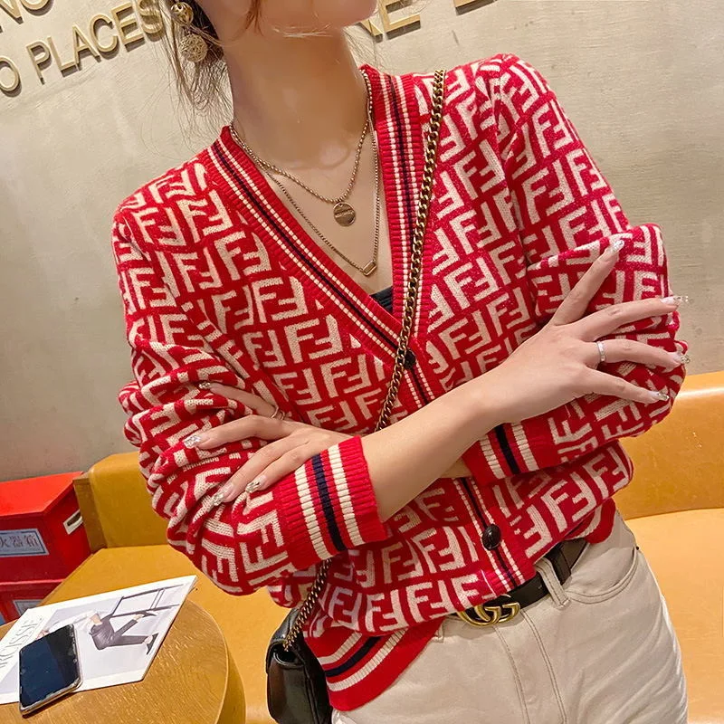 V Neck Woman's Button Black Cardigan Long Sleeve Sweater Autumn Winter Knitted Loose Oversized Jumper Casual Stitching Sweater
V Neck Woman's Button Black Cardigan Long Sleeve Sweater Autumn Winter Knitted Loose Oversized Jumper Casual Stitching Sweater