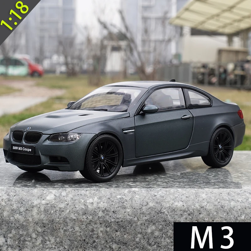 B~W M3 car model 1:18 Kyosho Kyosho fourth-generation M3 E92 street car alloy car model
B~W M3 car model 1:18 Kyosho Kyosho fourth-generation M3 E92 street car alloy car model