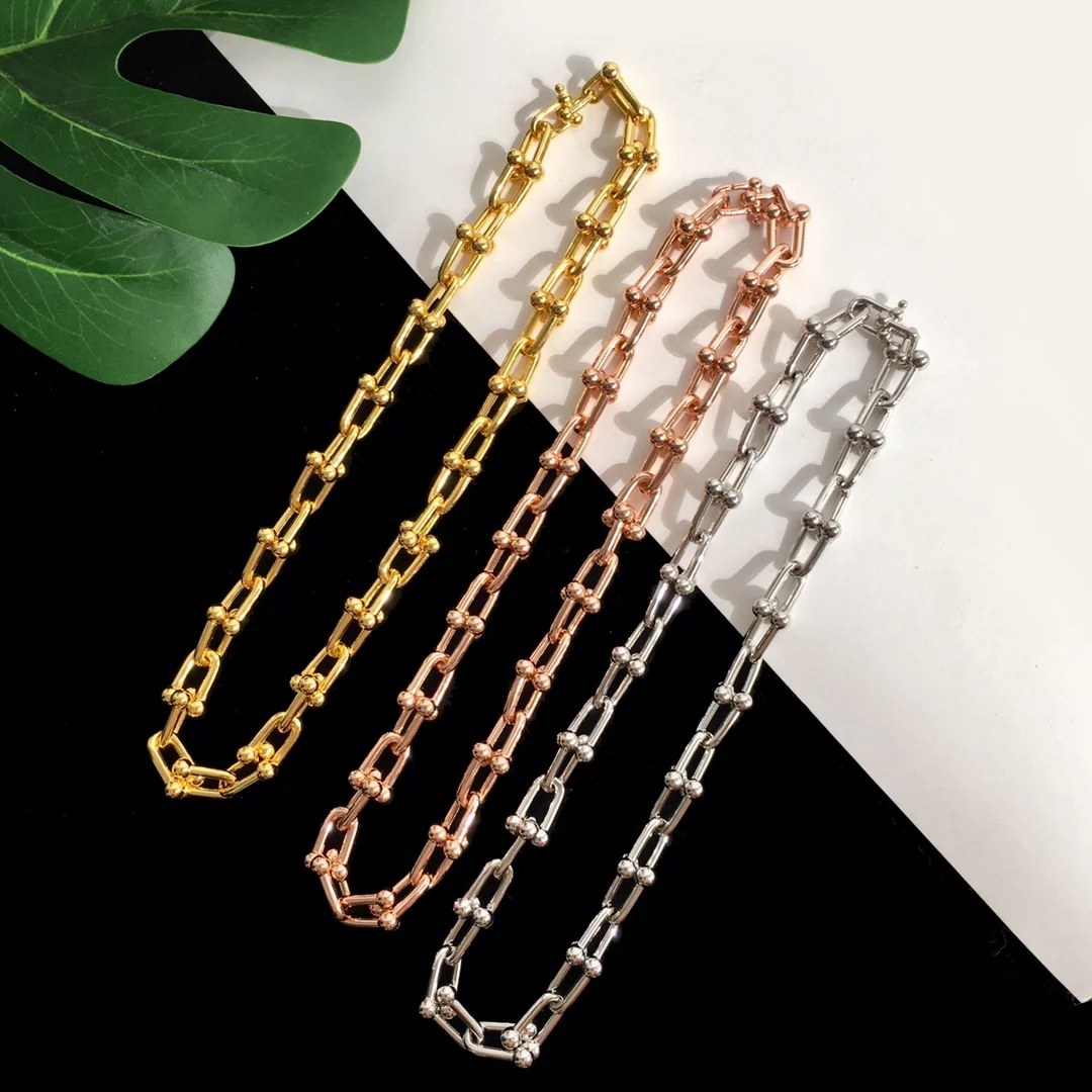 Women's Classic Fashion U-shaped Knuckle Necklace Original Brand High Quality Jewelry Holiday Gift
Women's Classic Fashion U-shaped Knuckle Necklace Original Brand High Quality Jewelry Holiday Gift